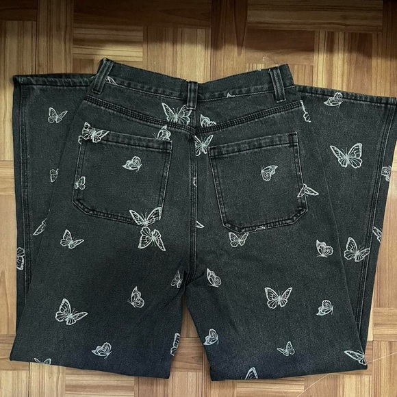 Wide leg butterfly pants - Picture 2 of 2